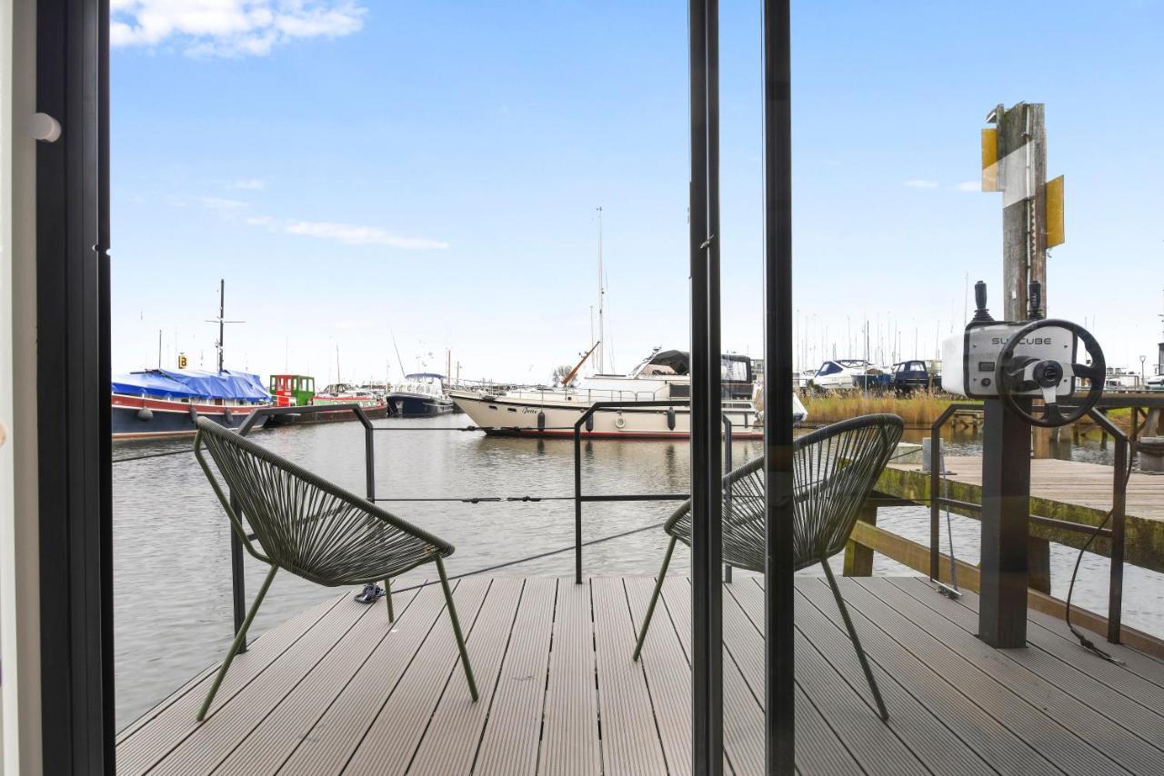 Cosy Tiny Houseboats Near Beach And Restaurants By Weltevreden Experience Zeewolde Extérieur photo