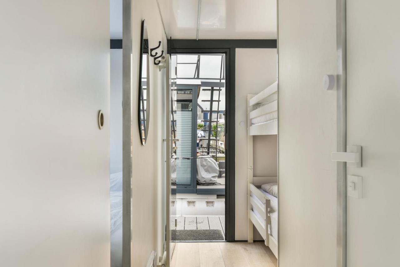 Cosy Tiny Houseboats Near Beach And Restaurants By Weltevreden Experience Zeewolde Extérieur photo