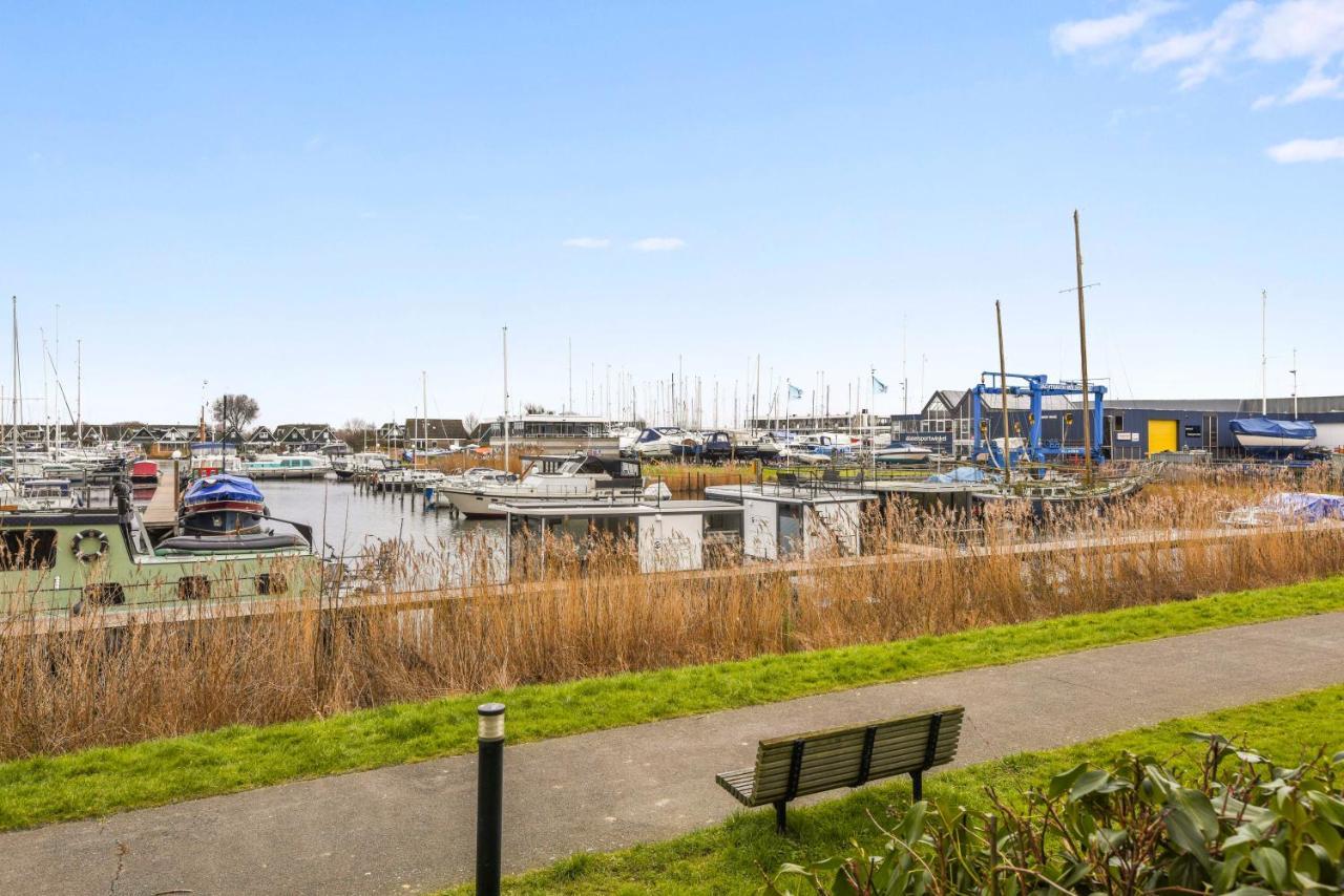Cosy Tiny Houseboats Near Beach And Restaurants By Weltevreden Experience Zeewolde Extérieur photo