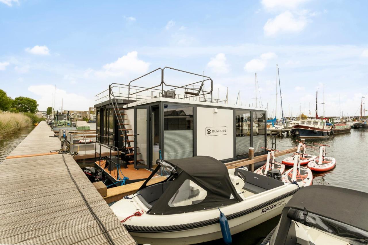 Cosy Tiny Houseboats Near Beach And Restaurants By Weltevreden Experience Zeewolde Extérieur photo