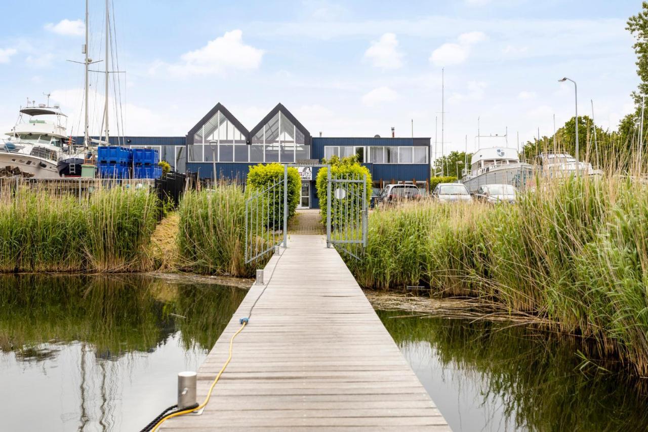 Cosy Tiny Houseboats Near Beach And Restaurants By Weltevreden Experience Zeewolde Extérieur photo