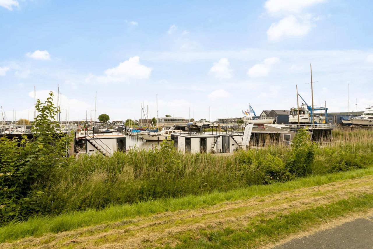 Cosy Tiny Houseboats Near Beach And Restaurants By Weltevreden Experience Zeewolde Extérieur photo