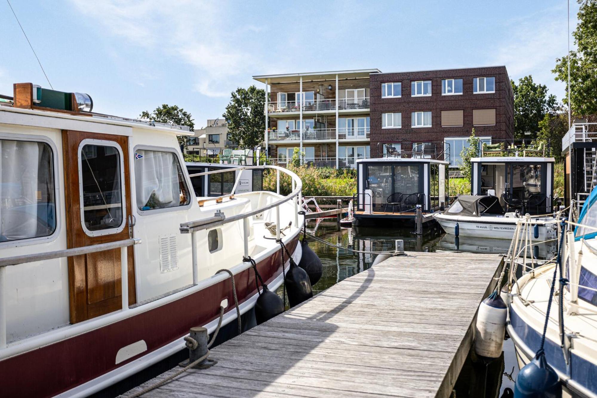 Cosy Tiny Houseboats Near Beach And Restaurants By Weltevreden Experience Zeewolde Extérieur photo