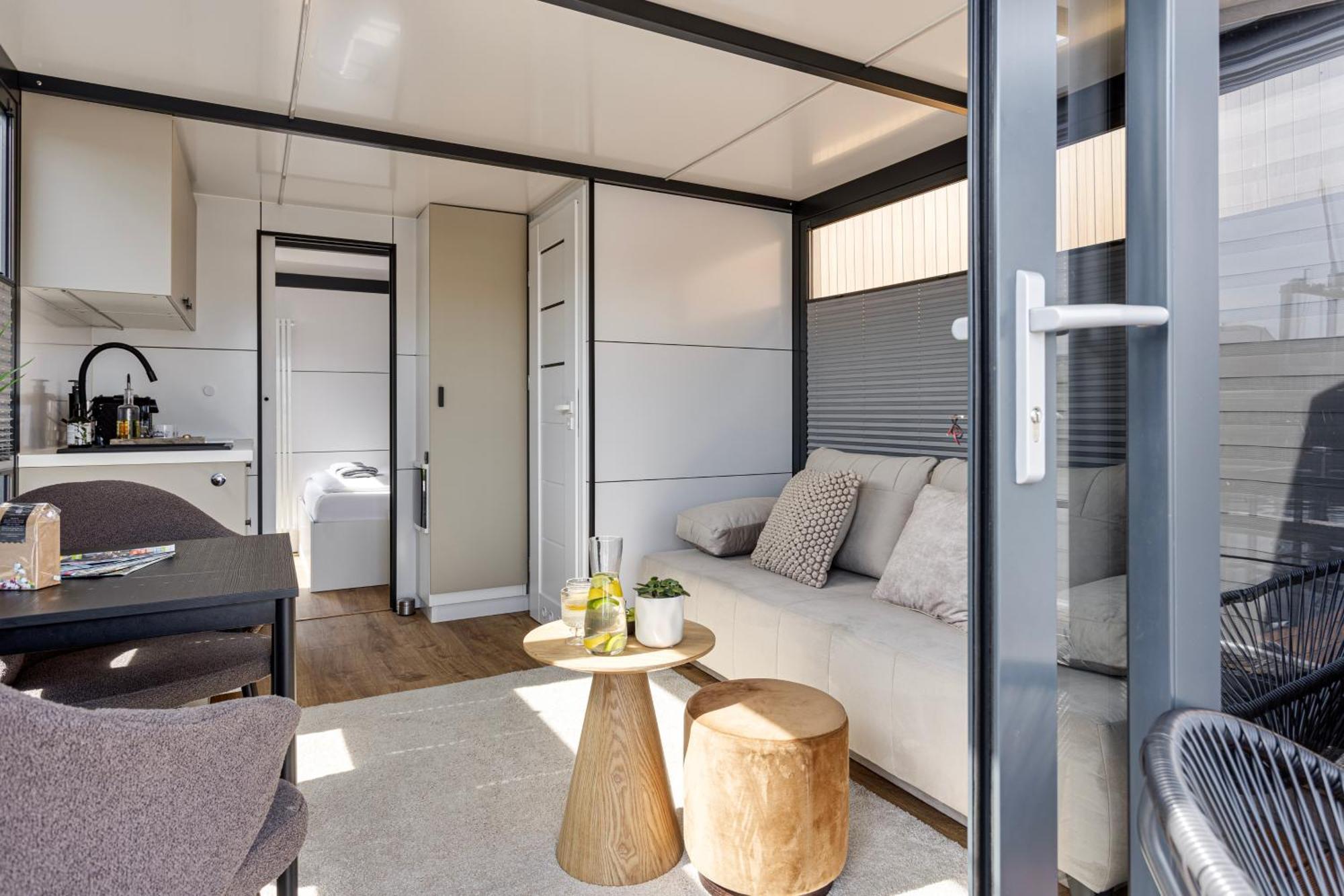 Cosy Tiny Houseboats Near Beach And Restaurants By Weltevreden Experience Zeewolde Extérieur photo