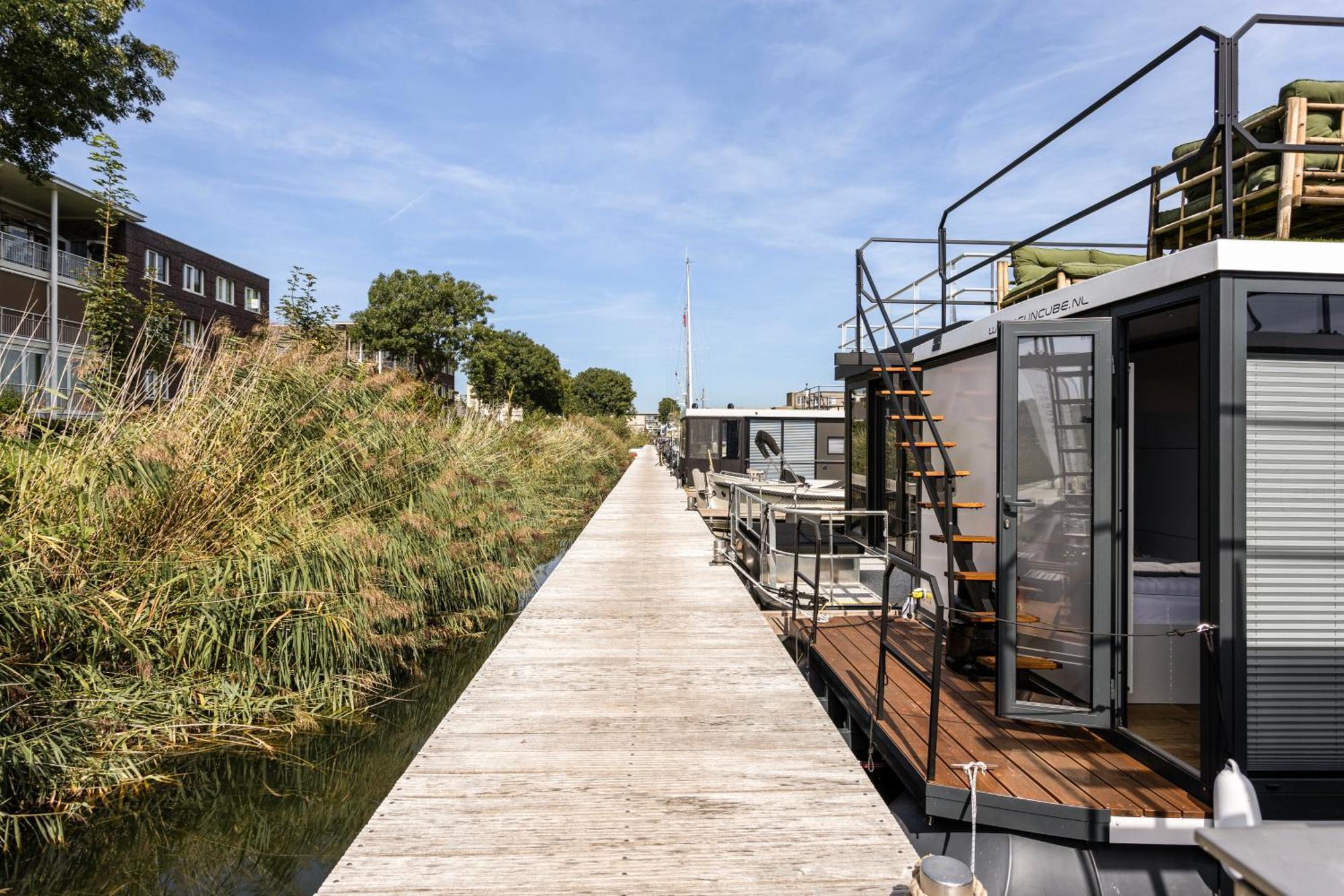 Cosy Tiny Houseboats Near Beach And Restaurants By Weltevreden Experience Zeewolde Extérieur photo